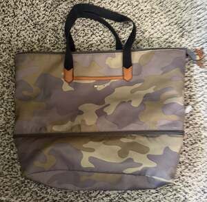 Stella & Dot Crush It Bag in Camo Print